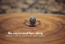 Load image into Gallery viewer, Small Vintage Crown Ring